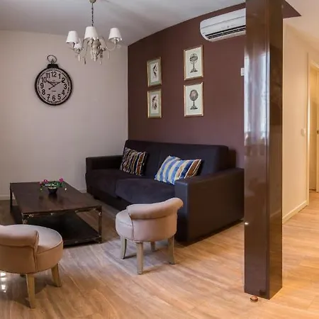 Apartment Alda Muralla De