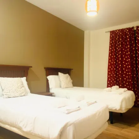 Apartamento Turísticos Casas De Reyes *